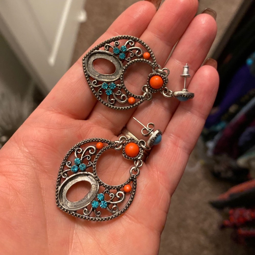 Vintage style the blue and orange earrings!